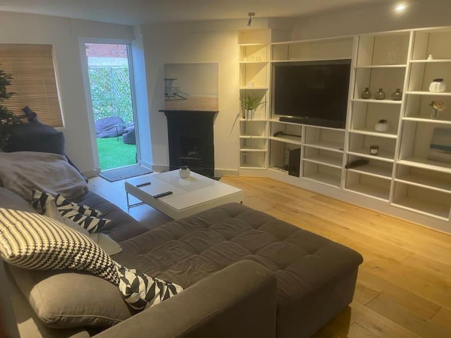 Spacious 2 Bedroom Apartment In The Heart Of Soho. Londres Extérieur photo